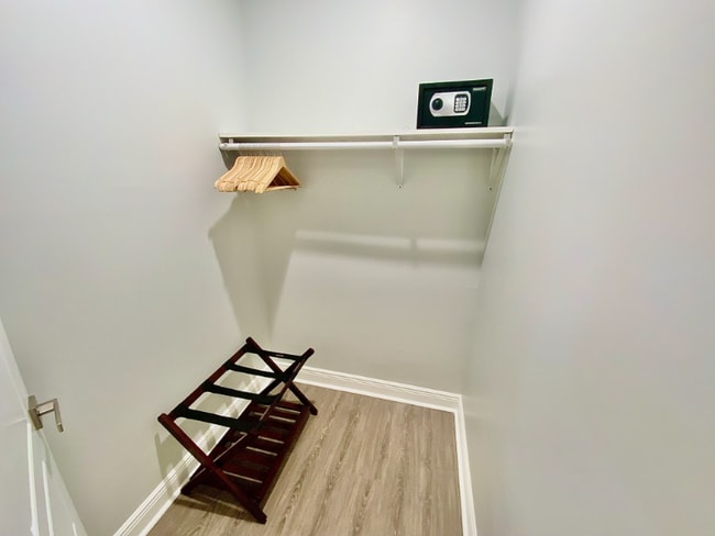 Building Photo - 149 1st St S