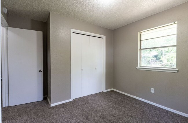 Building Photo - Rent to Own in Midwest City!