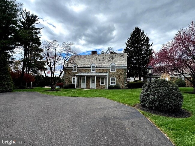 Building Photo - 3700 Albidale Dr