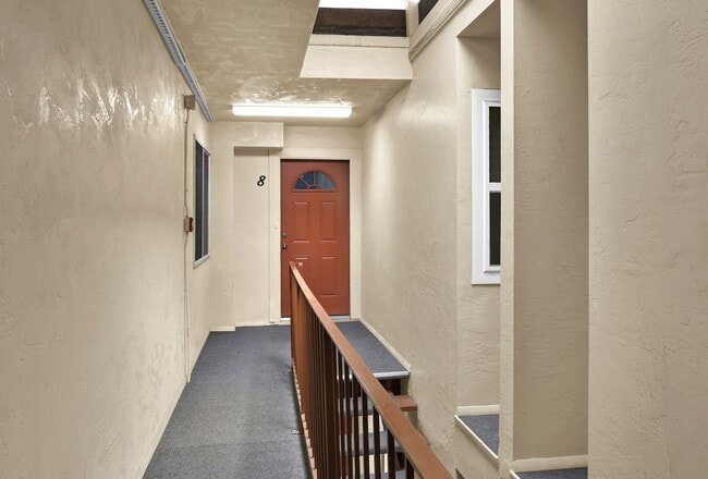 Building Photo - Wonderful newely updated downtown condo