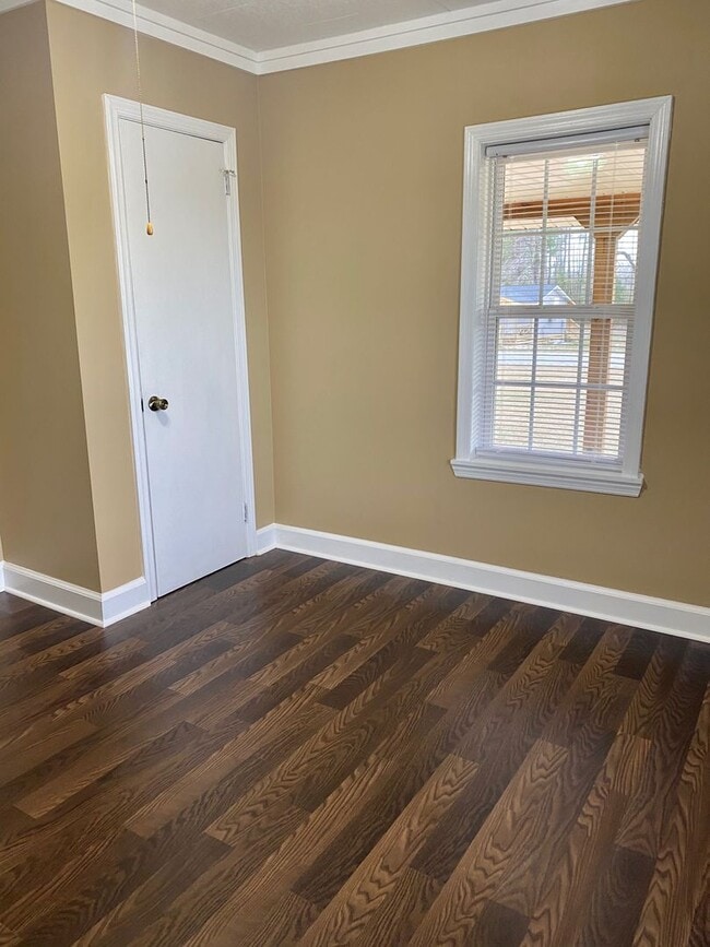 Building Photo - Amazing property! Dreamy wraparound porch! Immaculate & Completely Updated! 3 Bedrooms/2 Baths!