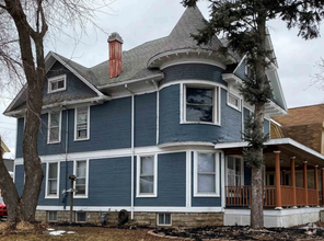 Building Photo - Spacious 7-Bedroom Rental Near UW Oshkosh ...