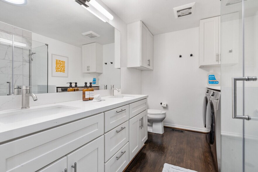 Building Photo - 14813 NE 15th Pl