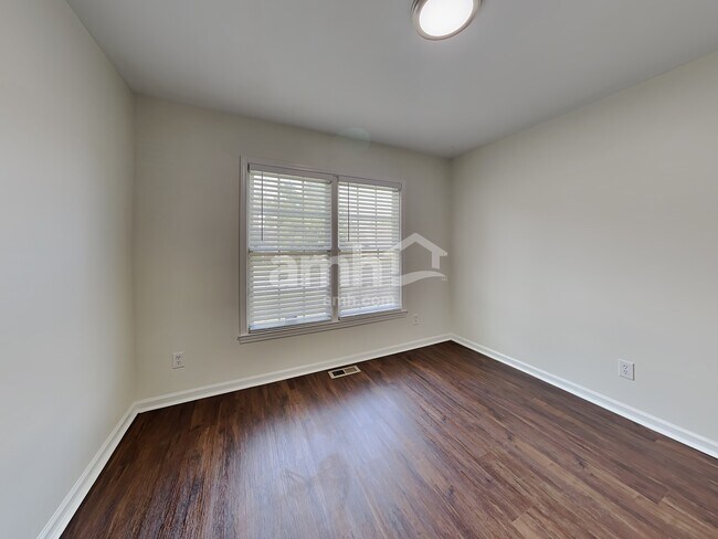 Building Photo - 14 Arbordale Ln