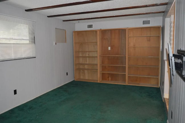 Building Photo - 3557 Arbutus Ln