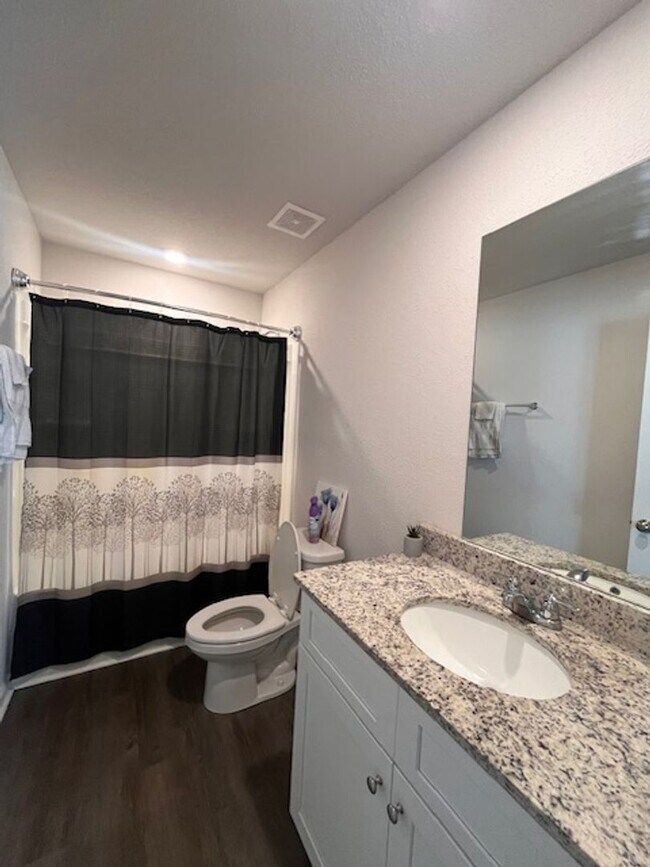 Building Photo - Stonebrooke S/D