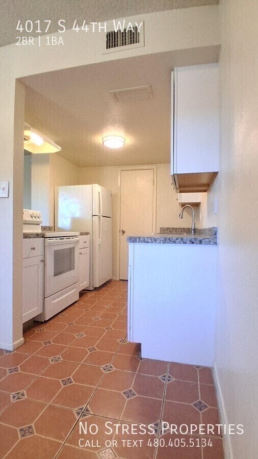 Building Photo - 4017 S 44th Way