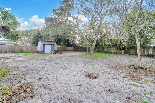 Building Photo - Astounding 4 Bedroom House for Rent!