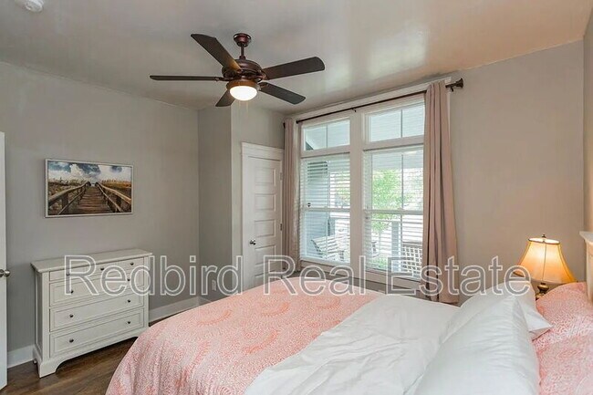 Building Photo - 1717 14th Ave S