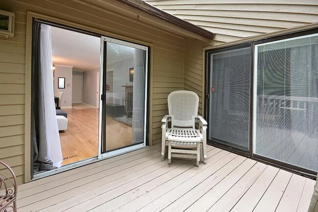 Building Photo - 124 Twisted Oak Pl