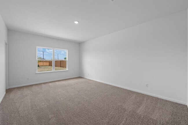 Building Photo - 392 Low Pasture Trl
