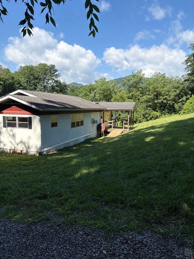 Building Photo - 296 Dix Creek Rd Number 1