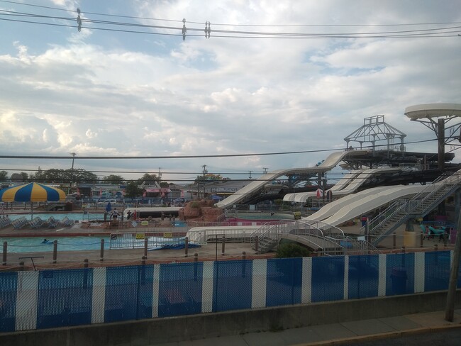 Building Photo - 32 Bay Ave