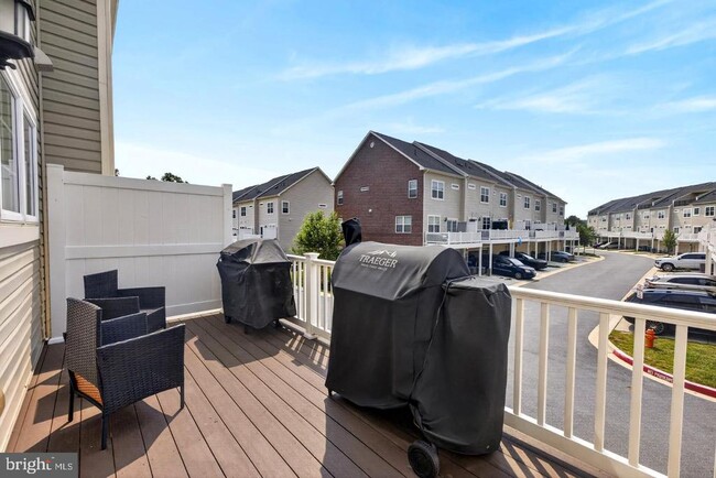 Building Photo - 7564 Warburg Way