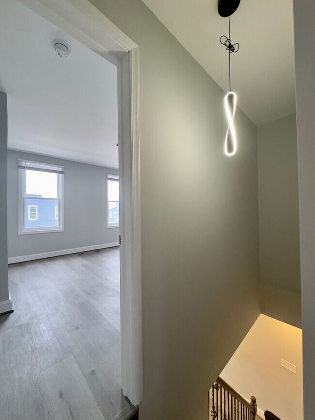 Building Photo - Fully-Renovated 3 Bedroom/2.5 Bathroom with In-Unit Laundry near Highlandtown, Baltimore, MD!