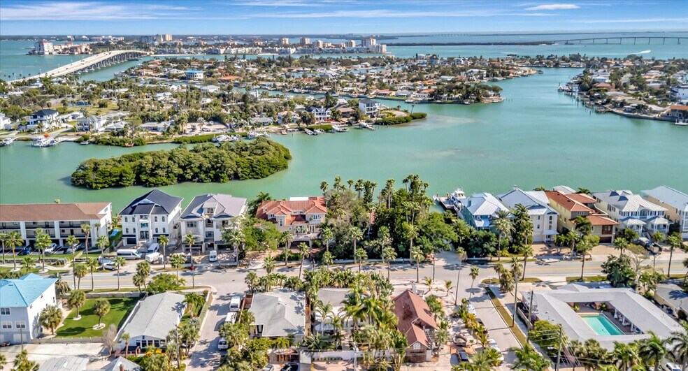 Building Photo - 3002 Pass a Grille Way