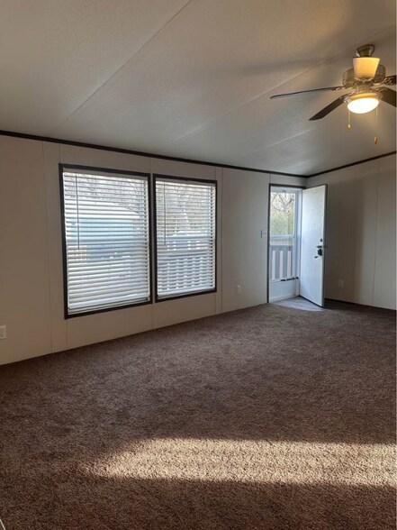 Building Photo - 3200 S Highland Park Dr