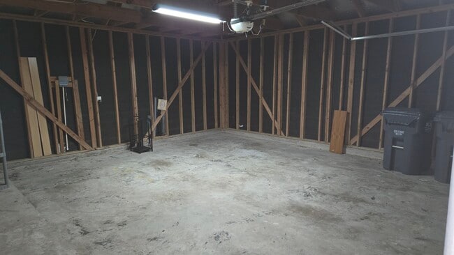 Building Photo - 2126 Blue Water Bay Dr