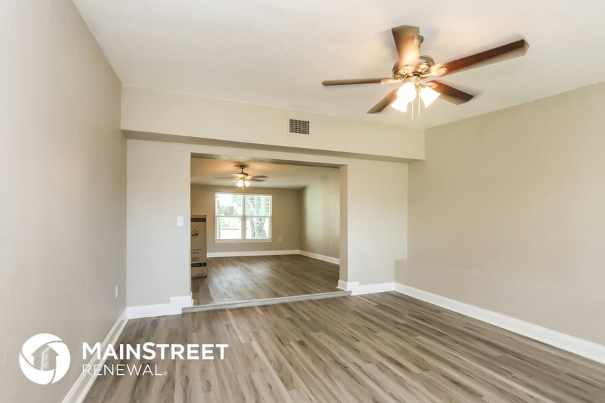 Building Photo - 311 E Baffin Dr