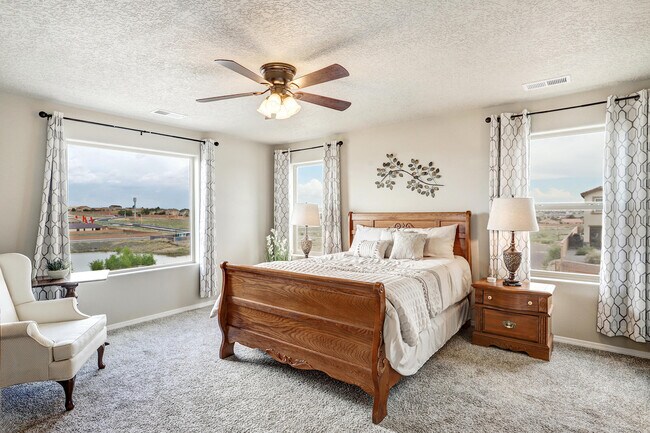 Building Photo - 3202 Tazanita Lp SE