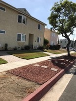 Building Photo - 10262 S Van Ness Ave