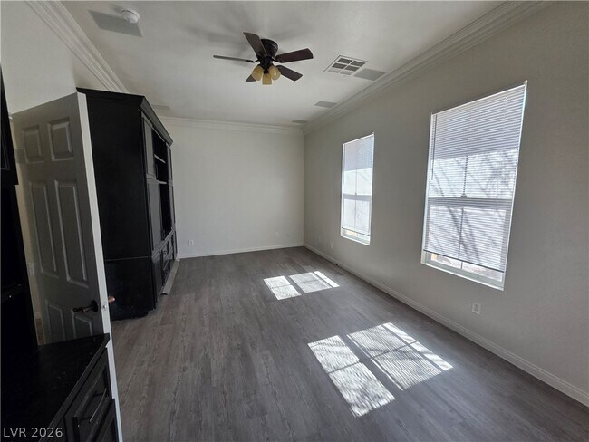 Building Photo - 9338 Wilderness Glen Ave