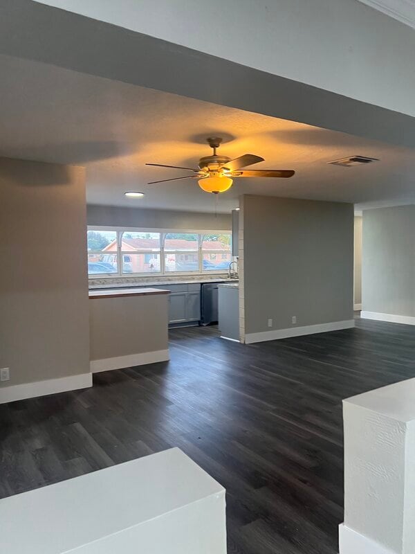 Building Photo - 5056 Pat Pl