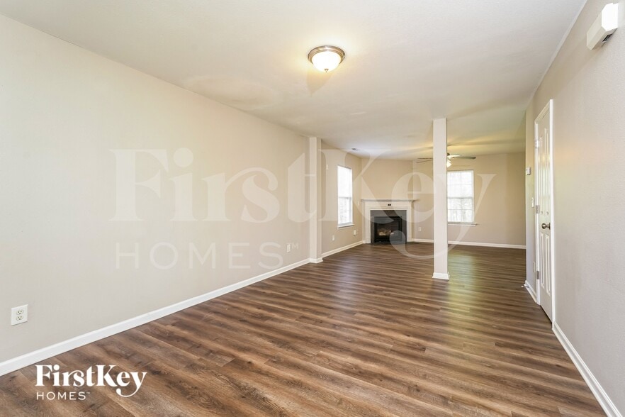 Building Photo - 165 Salem Trail Ct