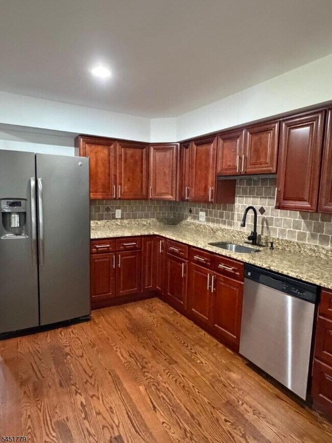Building Photo - 52 Heckel St