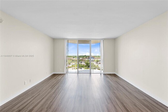 Building Photo - 16710 NE 9th Ave