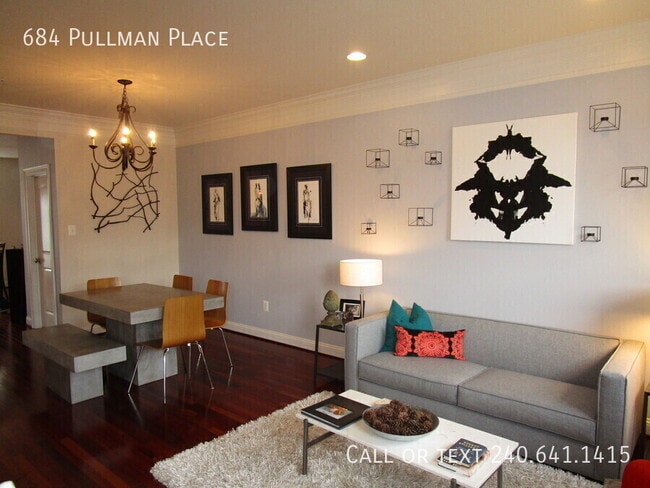 Building Photo - 684 Pullman Pl