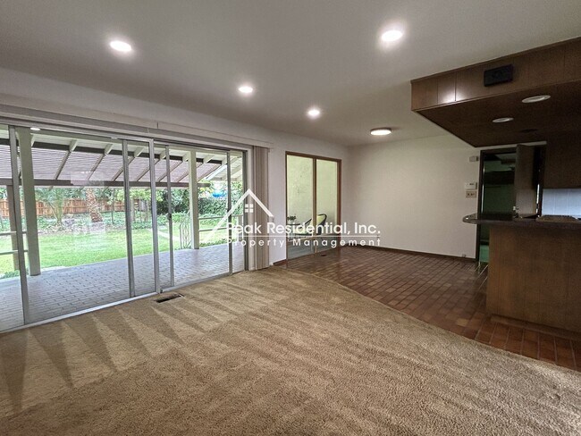 Building Photo - Charming 3 bedroom 2 bathroom House!