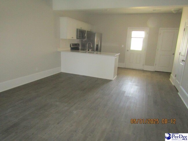 Building Photo - 467 3rd Loop Rd