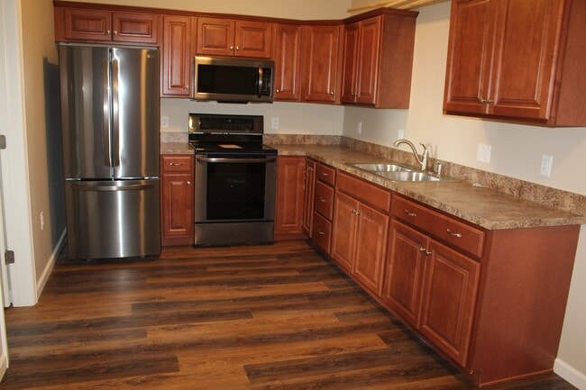 Building Photo - 3 Bedroom Ranch Style Home
