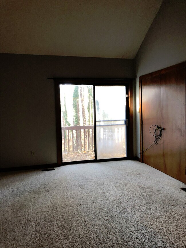Building Photo - 5652 Thea Ln