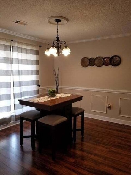 Building Photo - 3521 Hilltop Dr