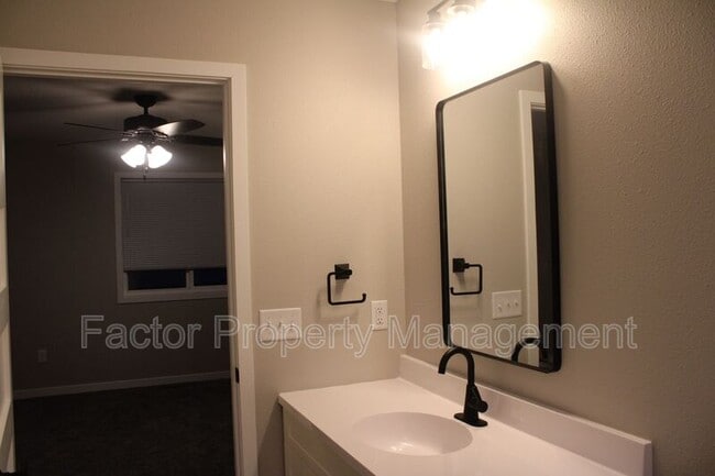 Building Photo - 3124 Scotch Ln