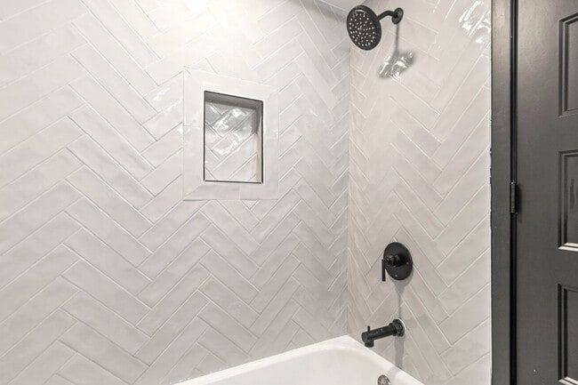 Building Photo - 2 BD & 2 BA | FURNISHED | TV and Internet Included | Pet Considered- Fees apply