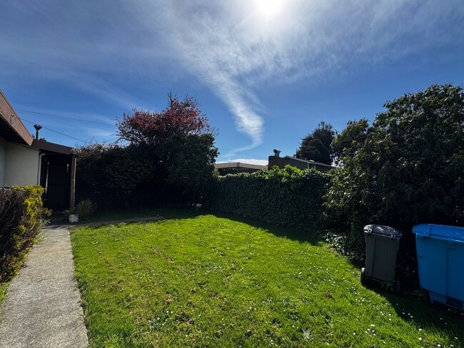 Building Photo - 430-436 Hodgson - DNT$ [PRM: Brittany] (2)