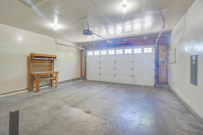 Building Photo - 5201 NE 128th Ave