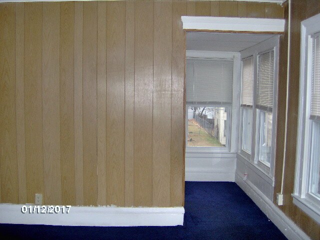 Living room - 39 Chestnut Ave