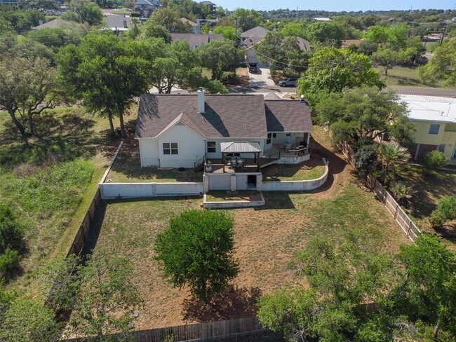 Building Photo - 104 Kings Way