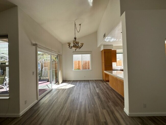 Building Photo - Gem of a rental home in East Davis