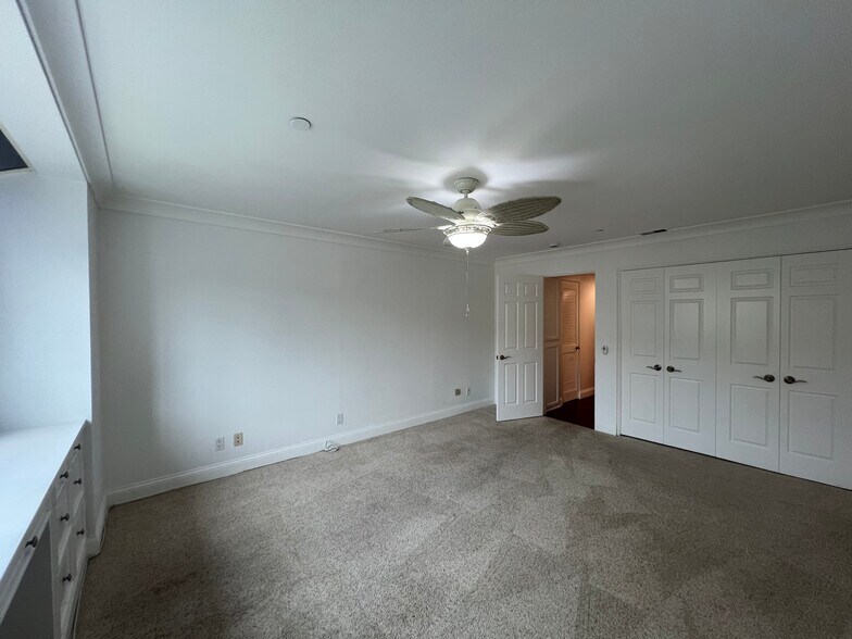 Building Photo - 512 Esplanade