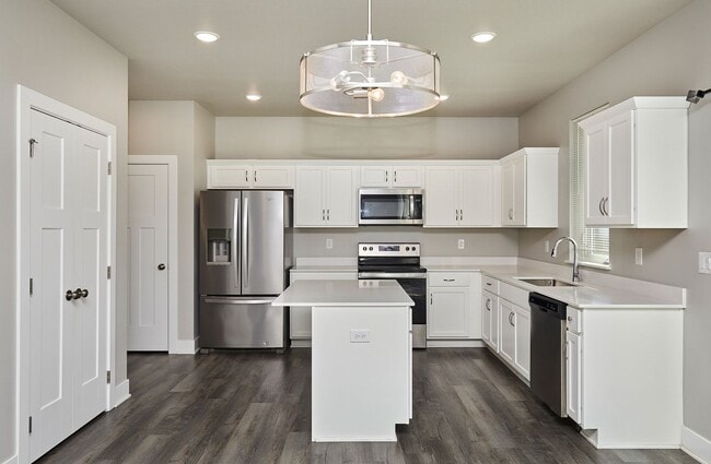 Building Photo - 4 Bedroom, 3 Bathroom Home In Waukee!