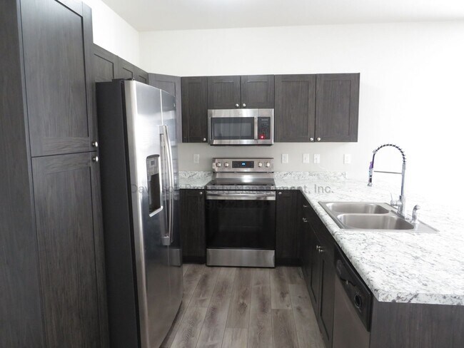 Building Photo - Spacious 3-Bedroom Townhouse Located in Security-Widefield