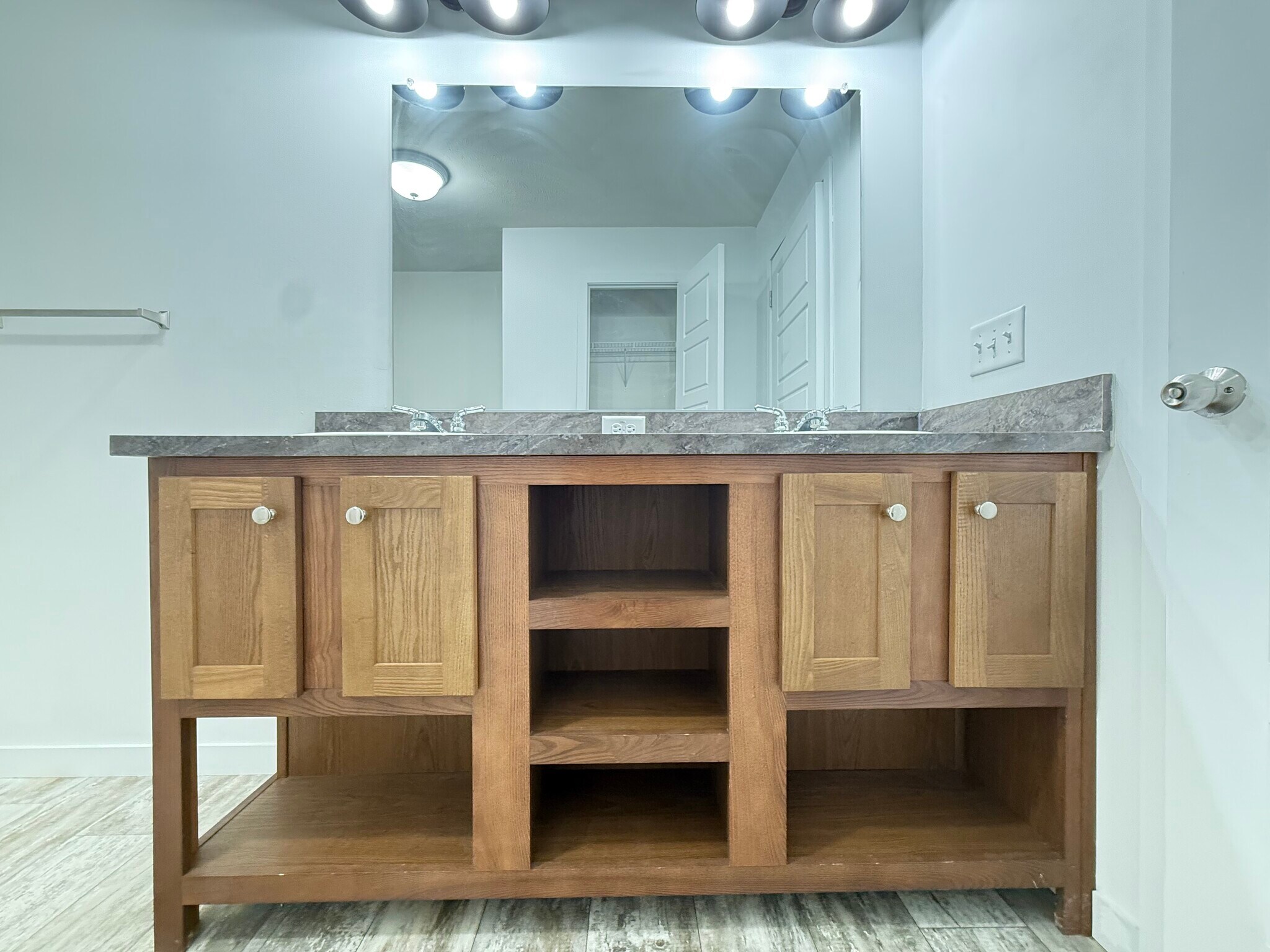 Building Photo - 2018 Lark Ln NW