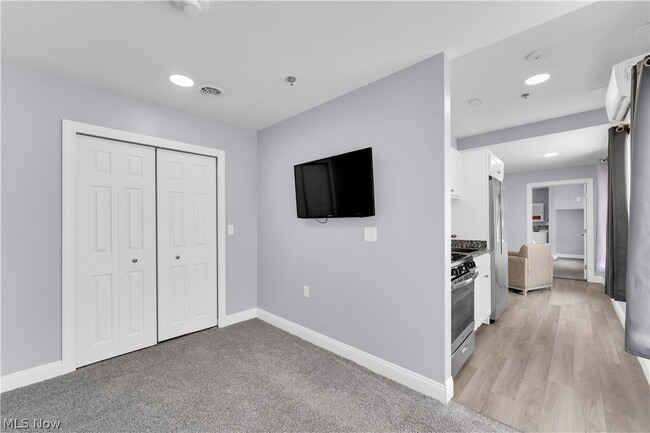 Building Photo - 797 E Market St