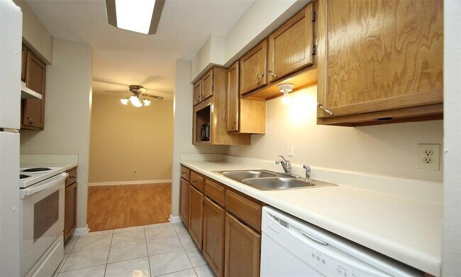 Building Photo - 8787 Brae Acres Rd