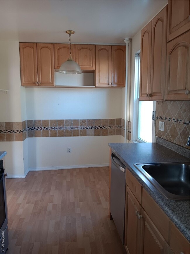 Building Photo - 89 Hillcrest Ave